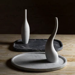 Giovannozzi Marmi Scultura Decorativa Ispirata a una Bottiglia in Travertino><noscript><img width=