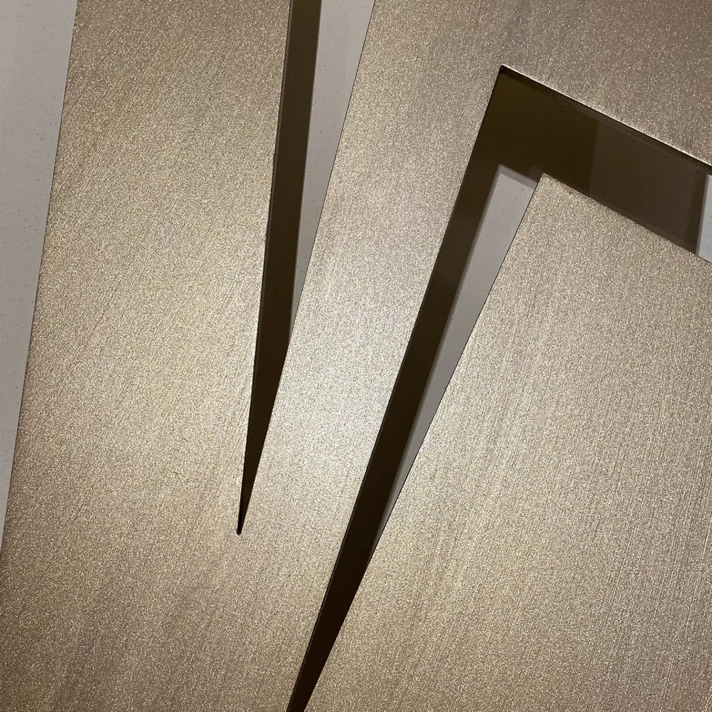 Marzia Boaglio Scultura in alluminio Fulmini Oro> Pannelli Decorativi