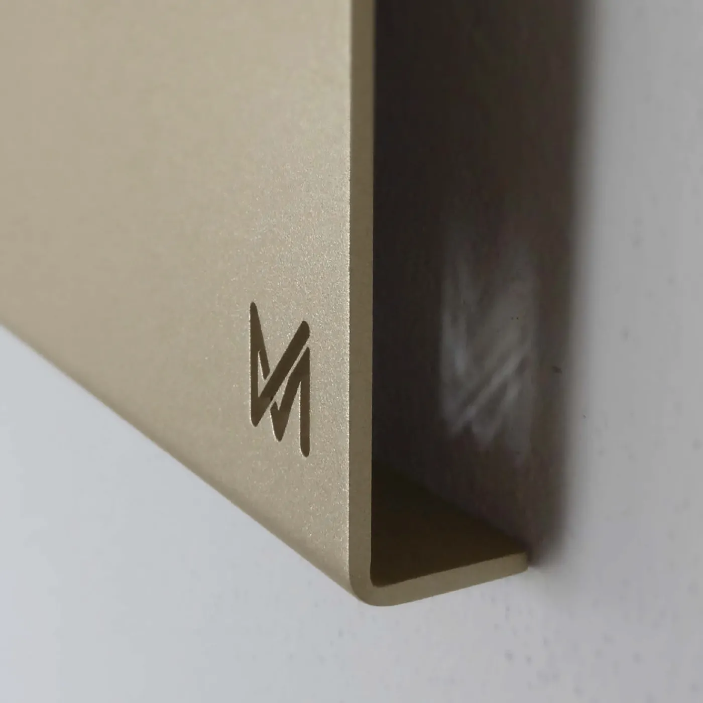 Marzia Boaglio Scultura in alluminio Fulmini Oro> Pannelli Decorativi