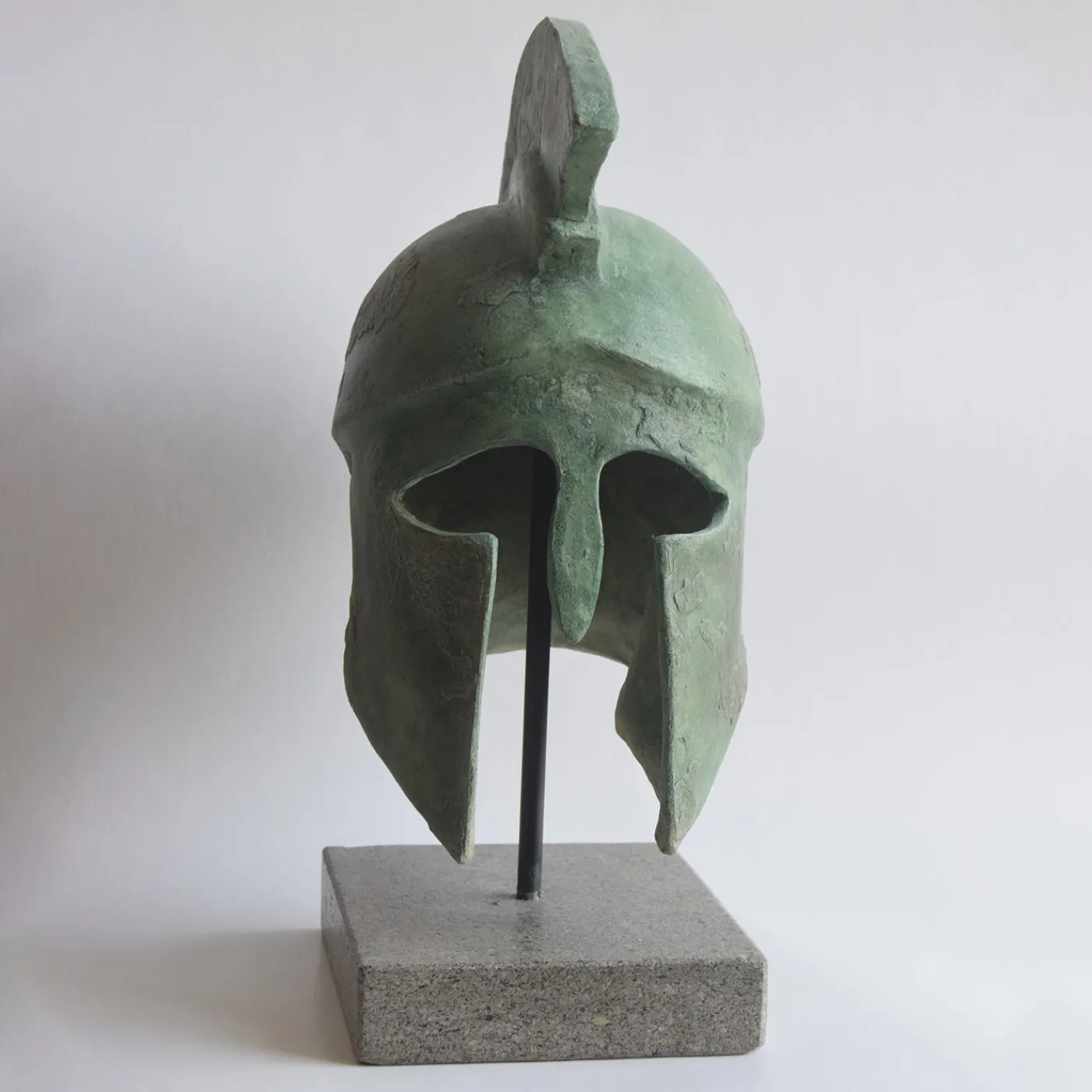 Todini Sculture Scultura in ceramica Elmo Corinzio con base> Statuine