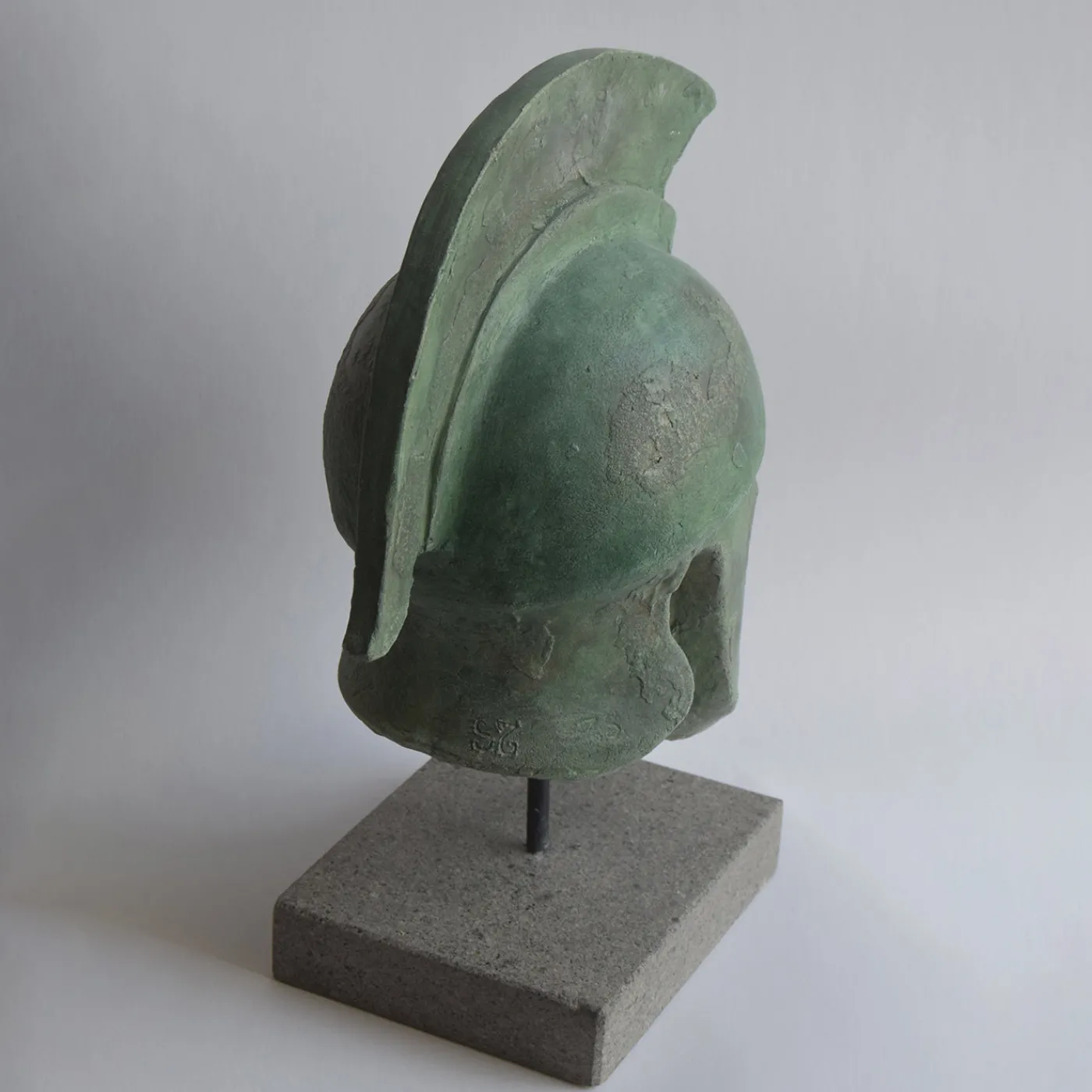 Todini Sculture Scultura in ceramica Elmo Corinzio con base> Statuine