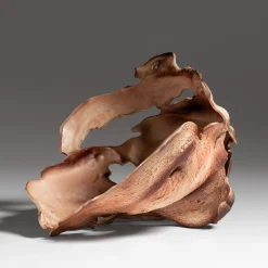 Bosa Scultura in ceramica marrone Courmayeur di Assia Karaguiozova><noscript><img width=