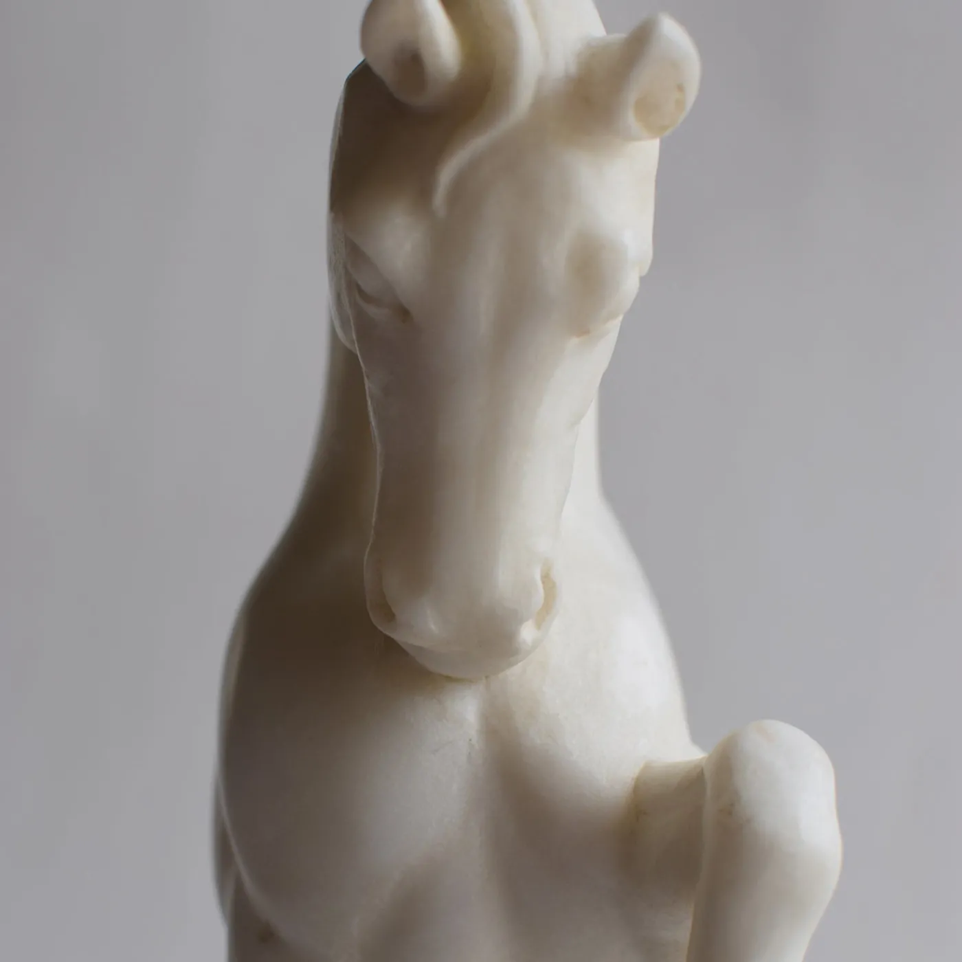 Todini Sculture Scultura in marmo a frammento di cavallo con base> Statuine