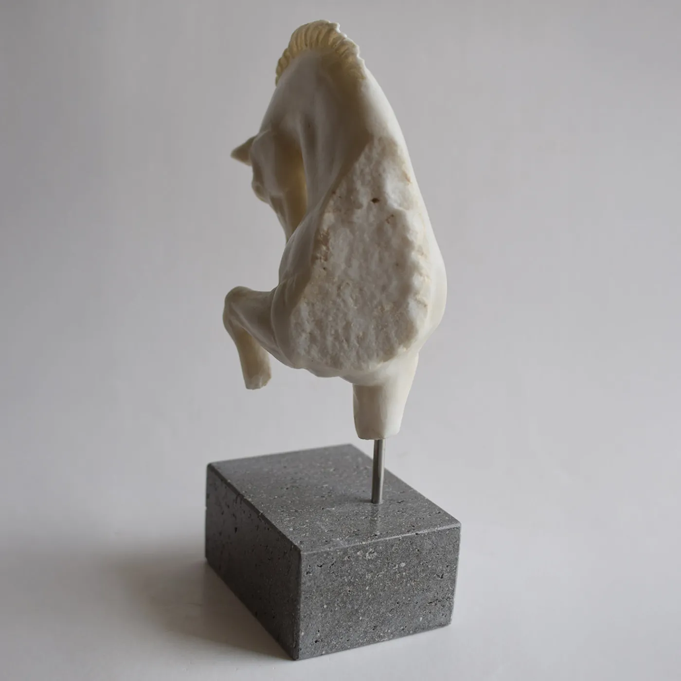 Todini Sculture Scultura in marmo a frammento di cavallo con base> Statuine