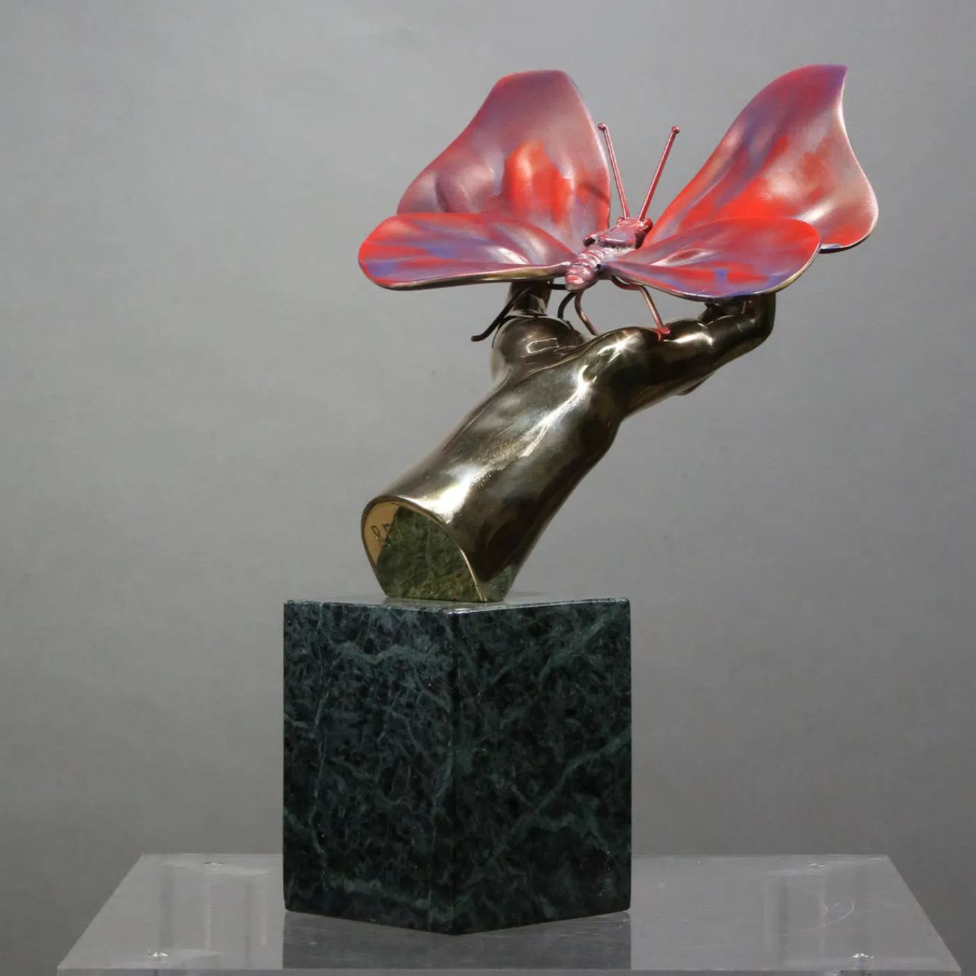 Fonderia Artistica Ruocco Scultura Mano Farfalla in bronzo policromo> Sculture Decorative