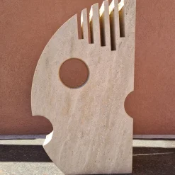 Espidesign by Paola Speranza Scultura Moon Double Face in Travertino Romano e Persiano><noscript><img width=