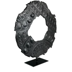 deBlona Scultura Néra in ceramica con piedistallo di Gabriele Mengoni><noscript><img width=