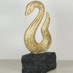 PB Studio Artigiano Scultura Serpente Dorato Con Base In Scaglie Di Marmo><noscript><img width=