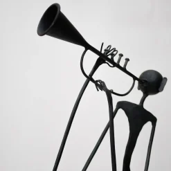 Idee del Fabbro Scultura trombettista><noscript><img width=