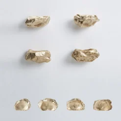 NIVA Design Set di 4 pomelli per porte in ottone Impronta #1 di Nicole Valenti> Maniglie