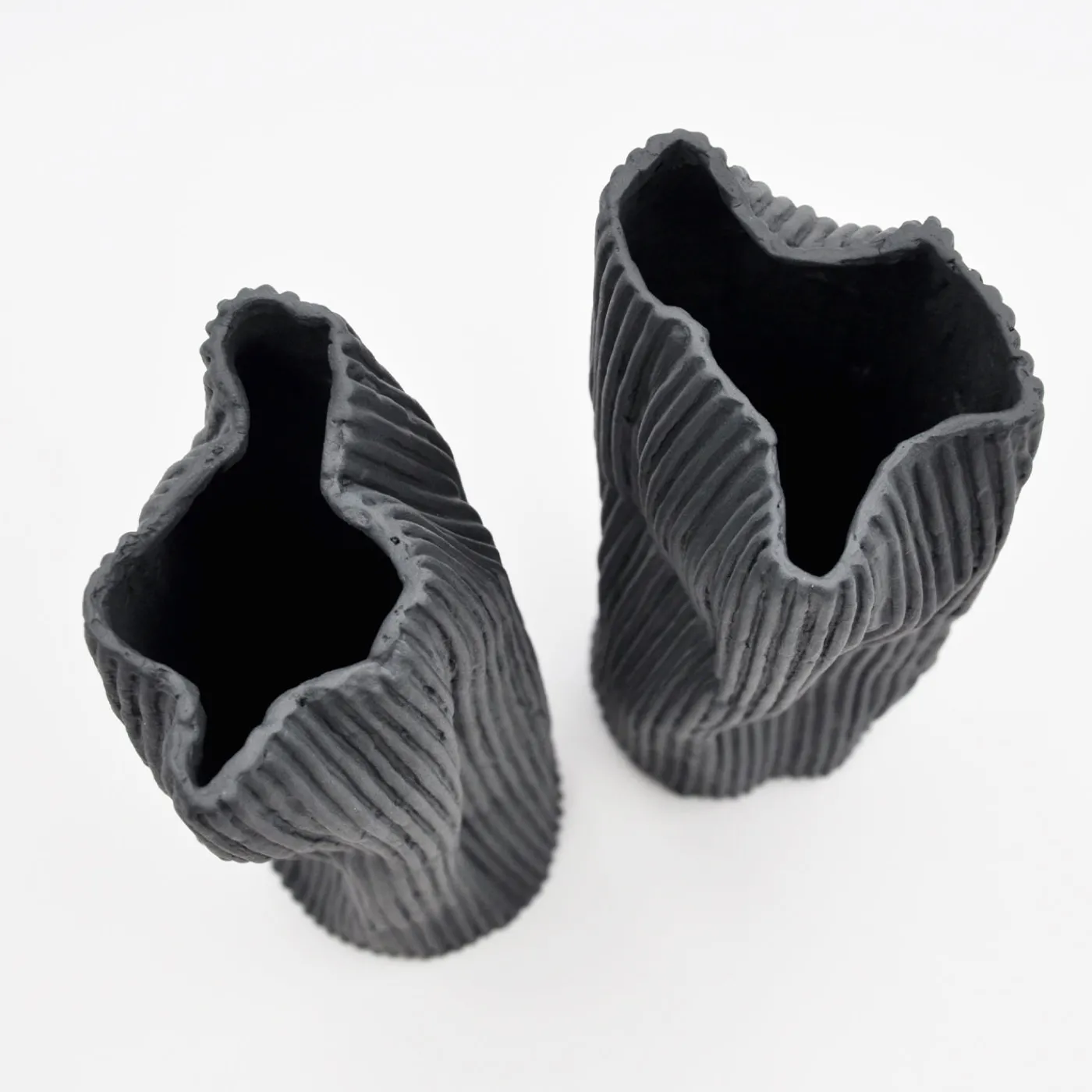 Design Center 1991 Set di 2 vasi decorativi "Paesaggio 25 Black #2" di Nino Basso> Vasi Decorativi