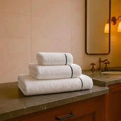 Biancoperla Set di asciugamani ricamati BACCHETTA in cotone spugna bianco><noscript><img width=