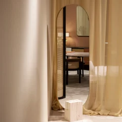 Black Tie Specchio a figura intera rivestito in tessuto Tìam><noscript><img width=