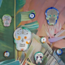 Ongaro & Fuga Specchio con teschio rotondo blu e giallo di Bradley Theodore> Specchi Da Parete