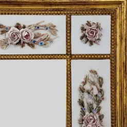Caiafa Specchio da Parete Oro con Porcellana Biscuit di Capodimonte e Rose Dipinte> Specchi Da Parete