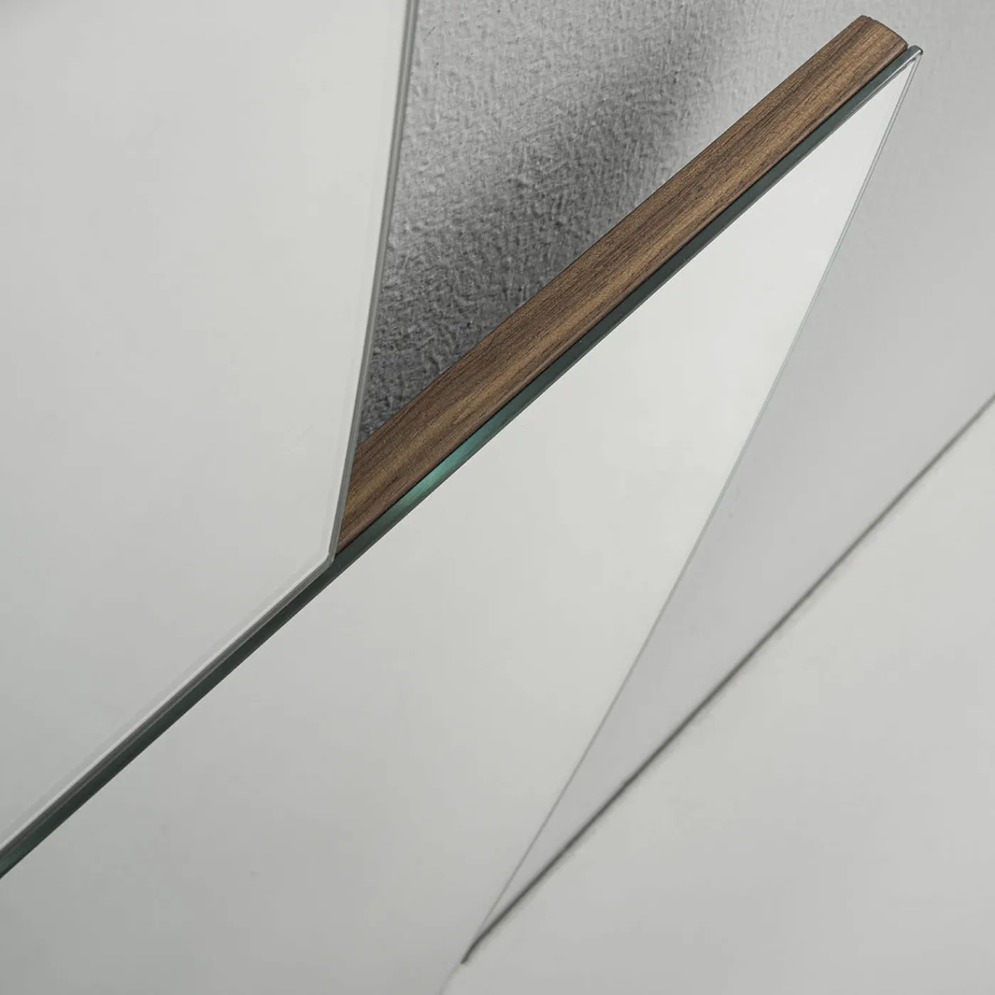 Durame Specchio ovale Houdini> Specchi Da Parete