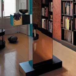 Glas Italia Specchio Totem Shibam 2 di Ettore Sottsass><noscript><img width=