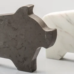 Kimano Statuetta Maialino grande grigio di Alessandra Grasso><noscript><img width=