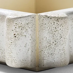 Cimento Svuotatasche Riva Bianco di Patricia Urquiola> Svuotatasche