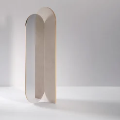 Secolo takada beige bison leather and polished brass metal mirror> Specchi Da Terra