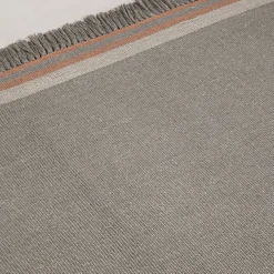 Amini Tappeto Coco Taupe in PET riciclato In&Outdoor di Carlotta Fortuna><noscript><img width=