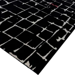 Jaipur Rugs Tappeto Mosaic in Ebony and White di Keith Pillow da Daaa Haus><noscript><img width=