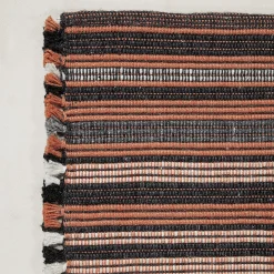 Amini Tappeto Prune Charcoal Recycled PET In&Outdoor di Carlotta Fortuna><noscript><img width=