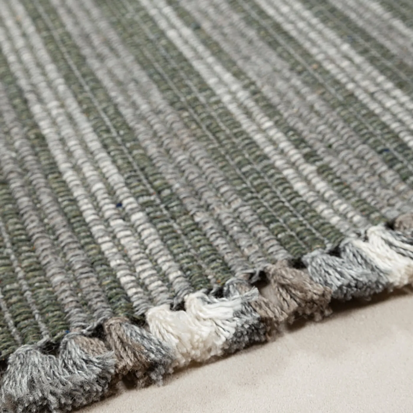 Amini Tappeto Prune Vintage Platinum Recycled PET In&Outdoor di Carlotta Fortuna> Tappeti E Moquette