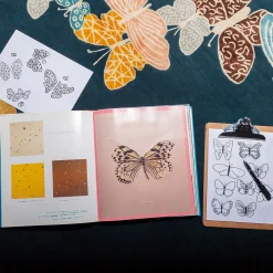 Sergio Mannino Studio Tappeto rotondo in lana e seta fatto a mano Spirit In The Night Sky Butterfly Blue><noscript><img width=