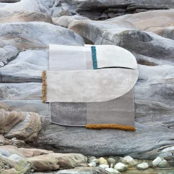 Carpet Edition Tappeto Selce #5 Dolomite Greige di Studio Salaris><noscript><img width=