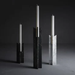 Kreoo Trinity M Candeliere in marmo Calacatta Carrara> Candelieri E Portacandele