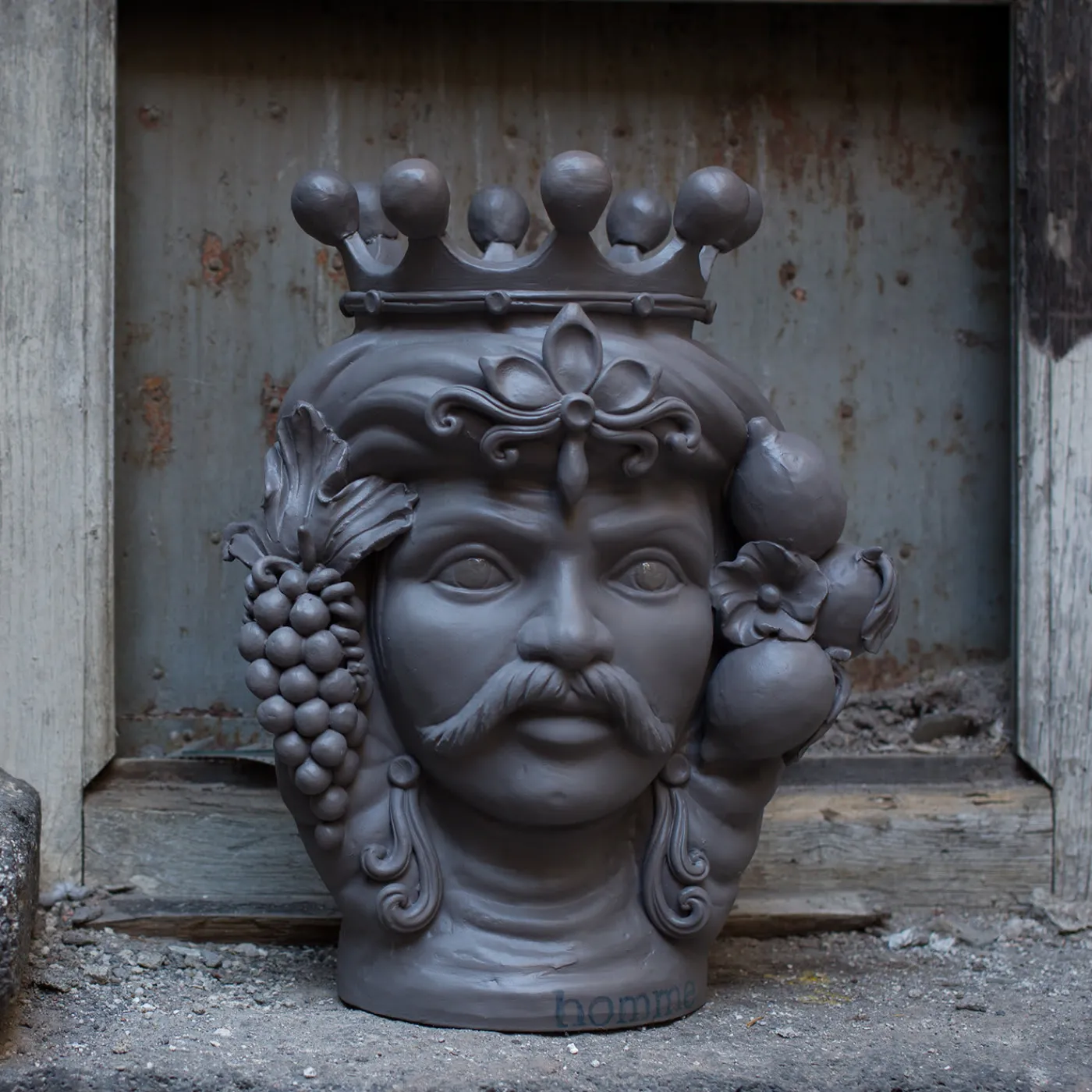 Stefania Boemi Vaso a testa d'aci> Vasi Figurativi