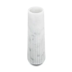 FiammettaV Home Collection Vaso alto in marmo bianco di Carrara di Jacopo Simonetti><noscript><img width=