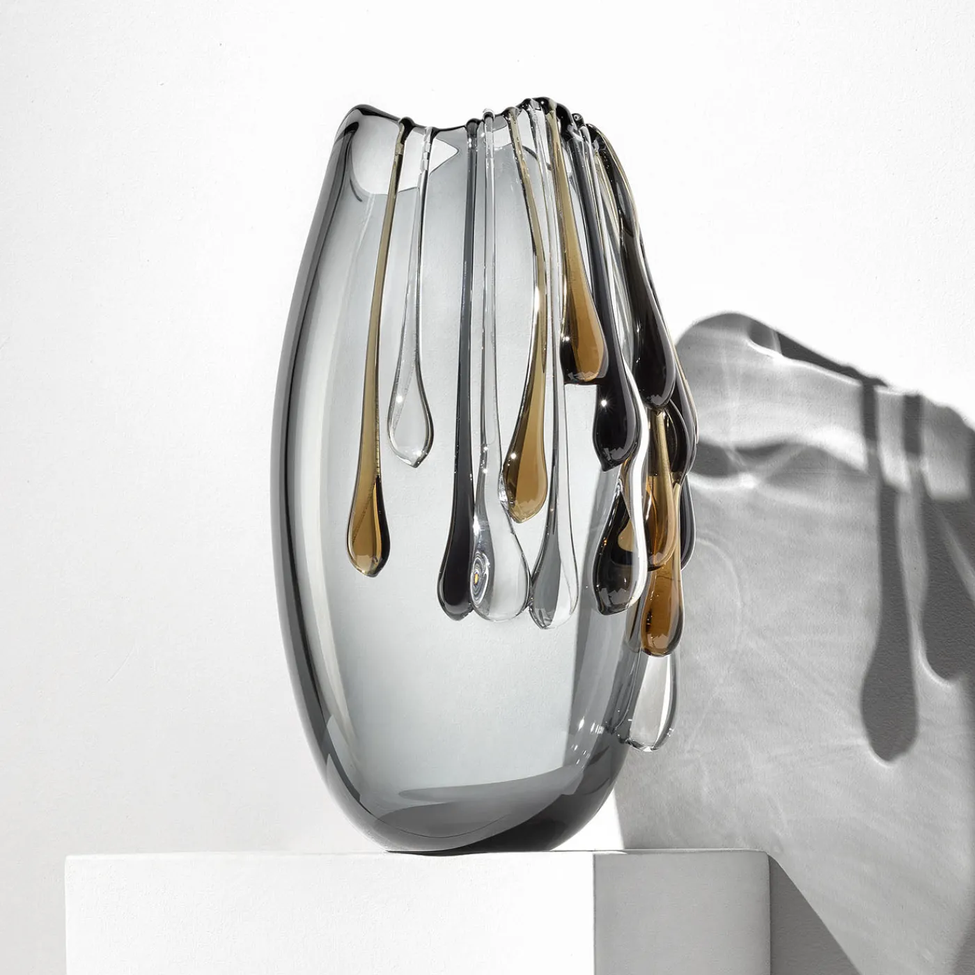 Aina Kari Vaso decorativo Like an Egg ovale in vetro grigio> Vasi Decorativi