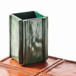 Cimento Vaso decorativo Riva verde di Patricia Urquiola><noscript><img width=