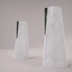 Carcino Design Vaso Elara Bianco Carrara e Verde Alpi><noscript><img width=