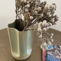 mg12 by Monica Geronimi Vaso Giuseppe Bruma in ceramica smaltata verde opaco><noscript><img width=