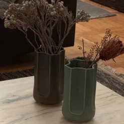 mg12 by Monica Geronimi Vaso Giuseppe Turquesa in ceramica smaltata blu opaco><noscript><img width=