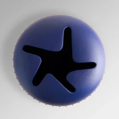 Nuove Forme Vaso in ceramica blu con puntini rossi di Arik Levy> Vasi Decorativi