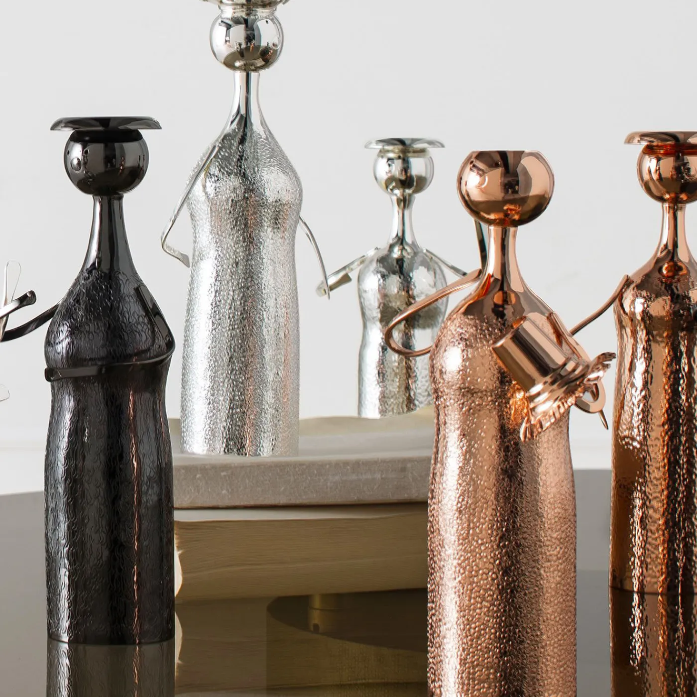 Zanetto Vaso Piccolouomo Concappello di Enrico Z> Vasi Figurativi